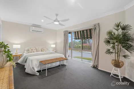 Property photo of 3 Adaminaby Drive Helensvale QLD 4212