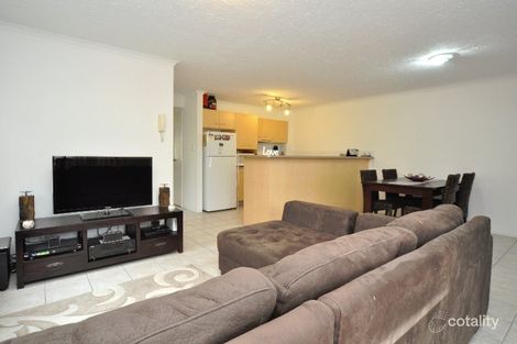 Property photo of 4/9 Bright Avenue Labrador QLD 4215