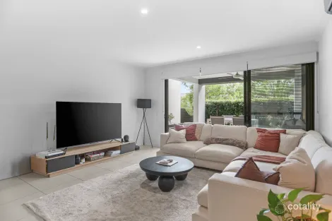 Property photo of 37 Fairlight Avenue Robina QLD 4226