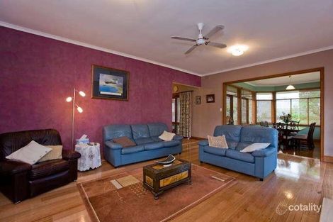 Property photo of 8 Irving Road Pakenham VIC 3810
