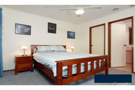 Property photo of 2 Quarrion Drive Carrum Downs VIC 3201