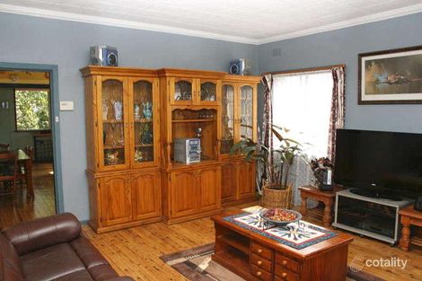 Property photo of 3 Blamey Street Turvey Park NSW 2650
