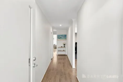 Property photo of 11 Benambra Street Tarneit VIC 3029