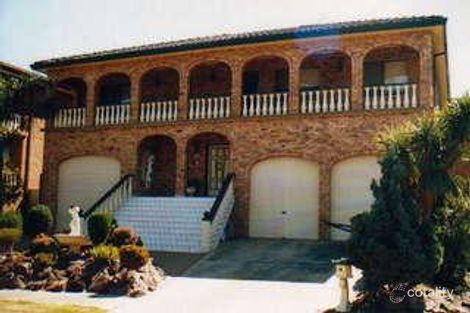 Property photo of 2 Kavenagh Close Prairiewood NSW 2176