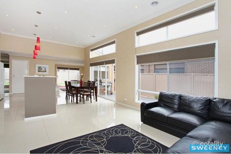 Property photo of 4 Rivoli Close Fraser Rise VIC 3336