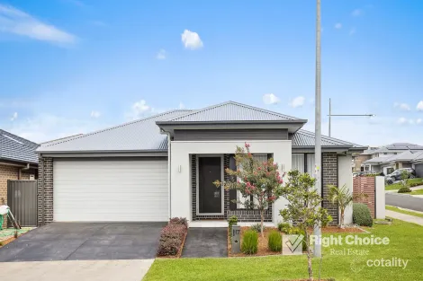17 Excelsior Dr, Calderwood, NSW 2527