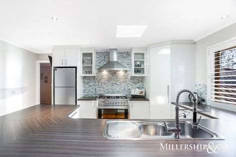 Property photo of 30 Warbler Walk South Morang VIC 3752