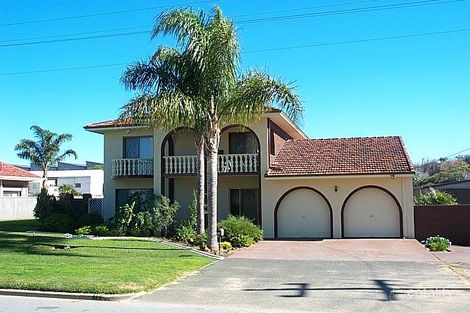 15 Mather Rd, Beaconsfield, WA 6162