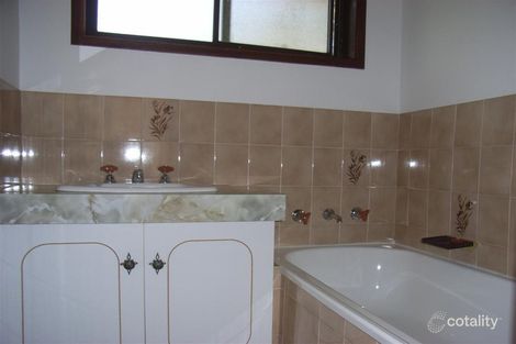 Property photo of 2/22 Barton Drive Kiama Downs NSW 2533