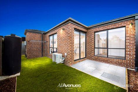 Property photo of 2 Jamie Close Cranbourne VIC 3977