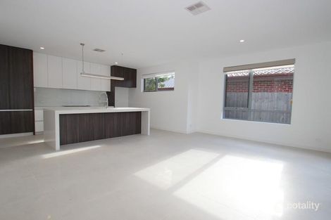 Property photo of 2/4 Kuebler Street Glen Waverley VIC 3150