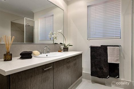 Property photo of 25 Stillwell Circuit Hilbert WA 6112