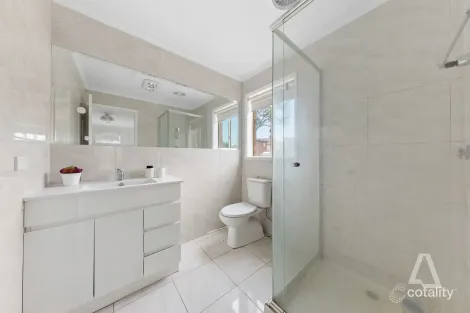 Property photo of 10 Treemont Court Cairnlea VIC 3023