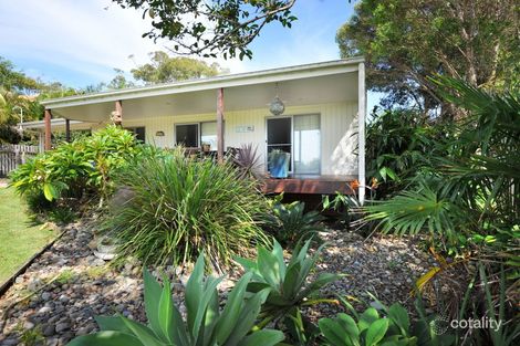Property photo of 37 Arrawarra Road Arrawarra Headland NSW 2456