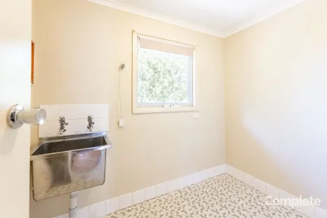 Property photo of 20 Hayes Crescent Mount Gambier SA 5290