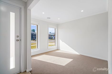 Property photo of 25 Hanover Circuit Melton South VIC 3338