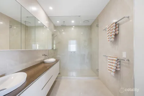 Property photo of 2639 Yanderra Close Hope Island QLD 4212
