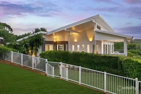 Property photo of 21 Waterview Drive Lammermoor QLD 4703