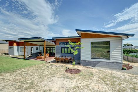 Property photo of 7 Hannah Close Buninyong VIC 3357