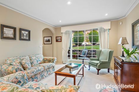 Property photo of 8 Hathaway Close Templestowe VIC 3106