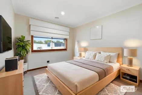 Property photo of 12 Mackenzie Crescent Wodonga VIC 3690