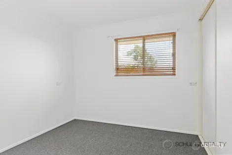 Property photo of 38 Glendevon Crescent Mount Warren Park QLD 4207