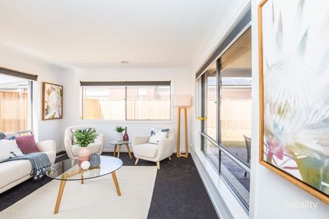 Property photo of 35 Caversham Drive Pakenham VIC 3810