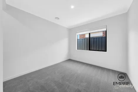Property photo of 65 Shearjoy Loop Clyde North VIC 3978