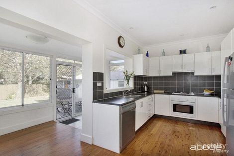 Property photo of 28 Woorak Crescent Miranda NSW 2228