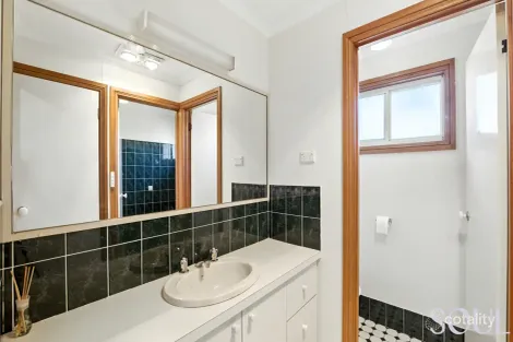Property photo of 70 Erskine Road Griffith NSW 2680