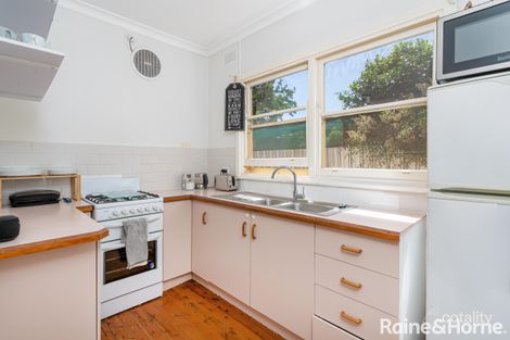 Property photo of 33 Hodson Avenue Turvey Park NSW 2650