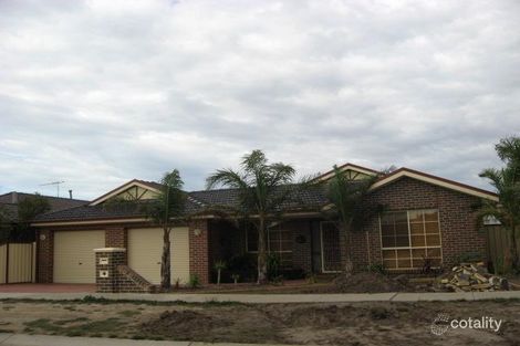 13 Hillcrest Dr, Hillside, VIC 3037