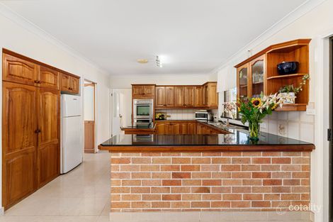 Property photo of 12 Flint Place Illawong NSW 2234