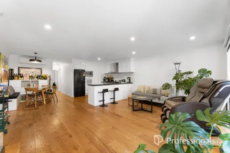 Property photo of 2/16 Wembley Grove McKinnon VIC 3204