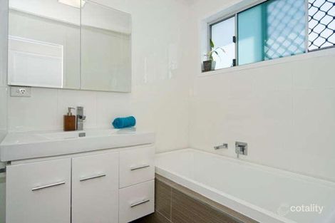 Property photo of 2/4 Bandicoot Court Coombabah QLD 4216