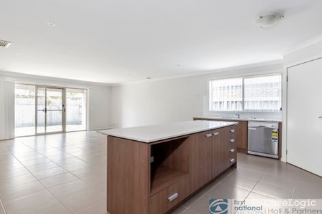 Property photo of 14 Olivebank Crescent Cranbourne North VIC 3977