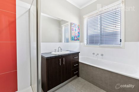 Property photo of 4 Barring Boulevard Cairnlea VIC 3023