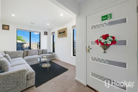 Property photo of 16 Leon Drive Weir Views VIC 3338