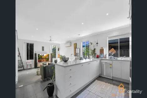 Property photo of 33 Crissa Street Tarneit VIC 3029