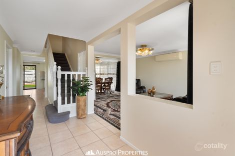 Property photo of 18 Vaucluse Place Mansfield QLD 4122