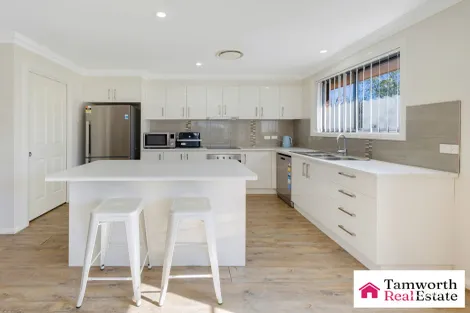 Property photo of 52 Manilla Road Oxley Vale NSW 2340
