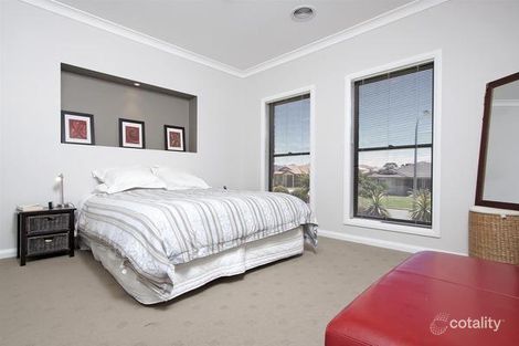 Property photo of 40 Yarrawah Crescent Bourkelands NSW 2650