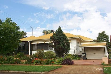 289 West St, Harristown, QLD 4350