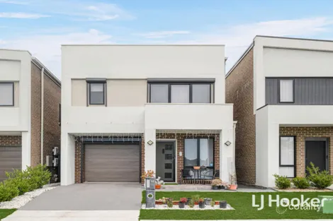 14 Cruikshank Cres, Riverstone, NSW 2765