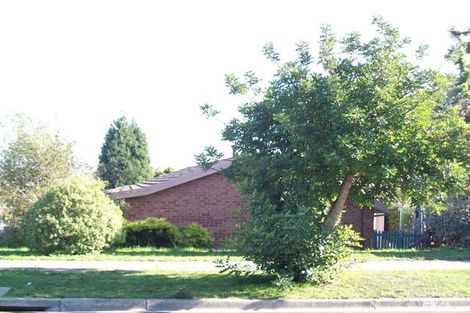 3 Preston Ave, Endeavour Hills, VIC 3802