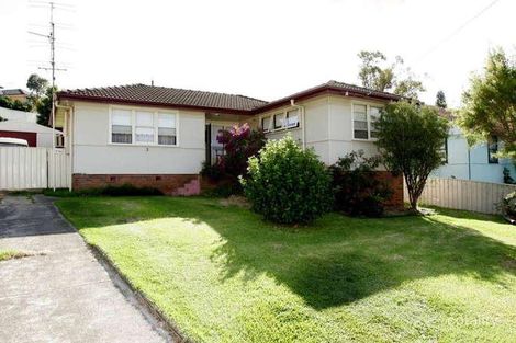 3 Alder Cres, Gateshead, NSW 2290