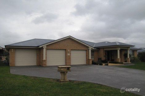 Property photo of 11 James Barnet Drive Kelso NSW 2795