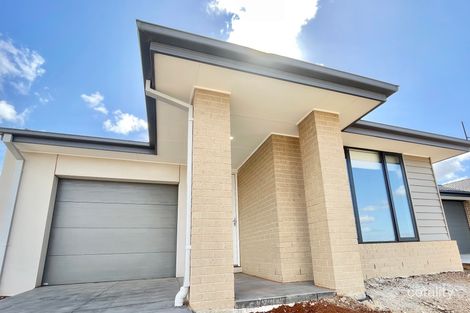 33 Stonneyburn Rd, Thornhill Park, VIC 3335