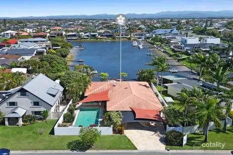 7 Ayrshire Ave, Benowa, QLD 4217