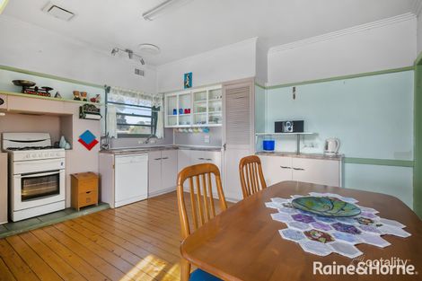 Property photo of 2 Elizabeth Avenue Kyneton VIC 3444